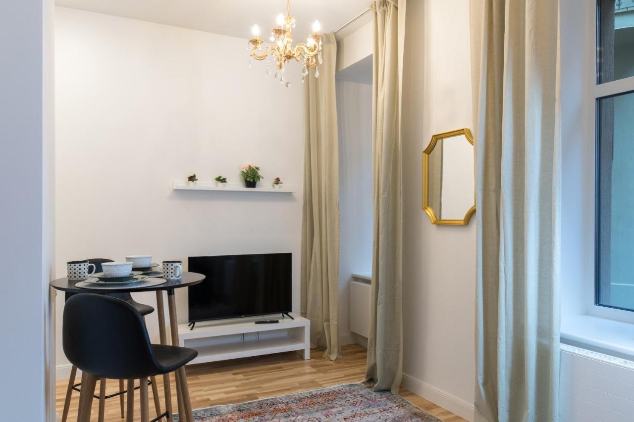 Theatre Apartments Lacplesa Riga Exterior foto